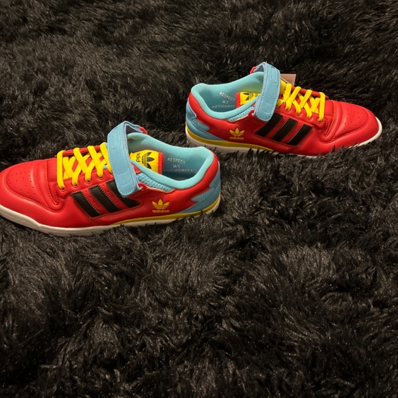 South Park (Cartman) adidas size 11.5 ( new BNIB deadstock) - Picture 3 of 8